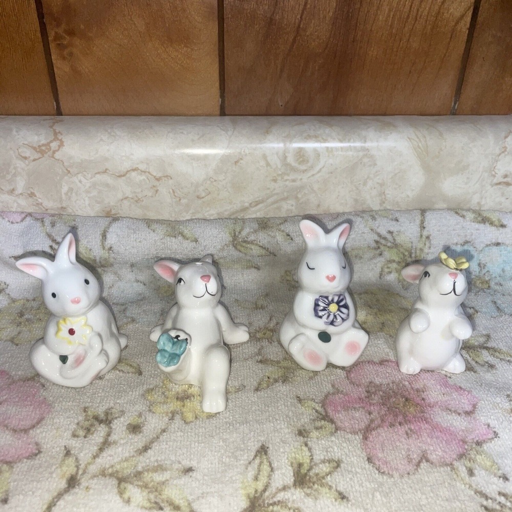 Two Pairs‎ Of Easter Bunny Salt And Pepper Shakers